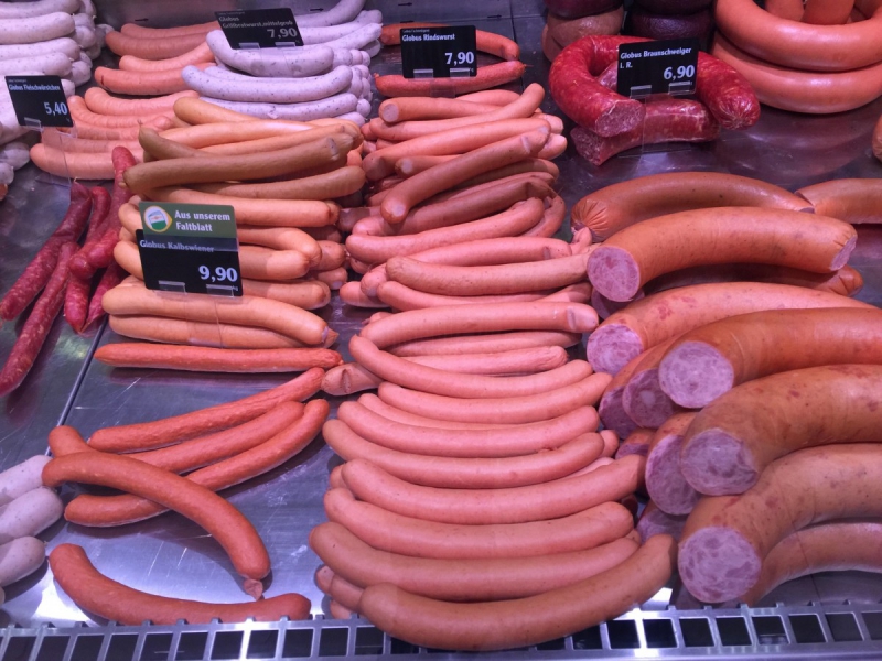 ecommerce--min_sausages_meat_butchery-1069321